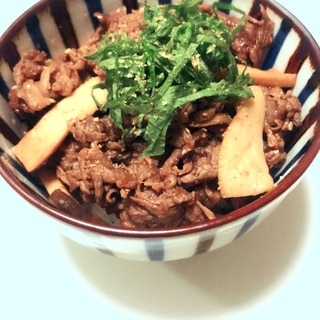 味付は焼肉のたれのみ！牛細切れ肉とエリンギの焼肉丼